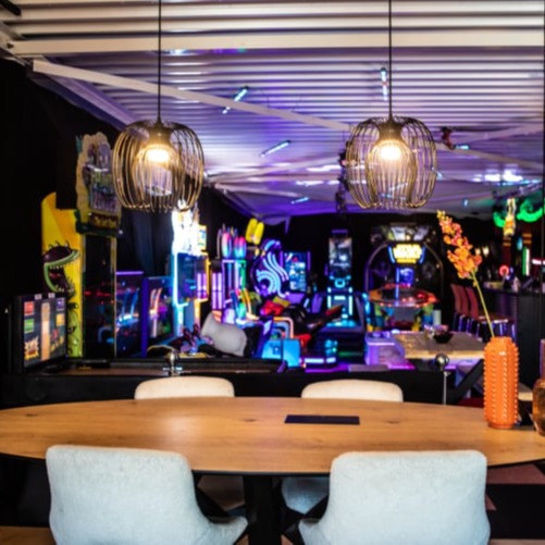Loungen in de Gamelounge voor ouders en familie