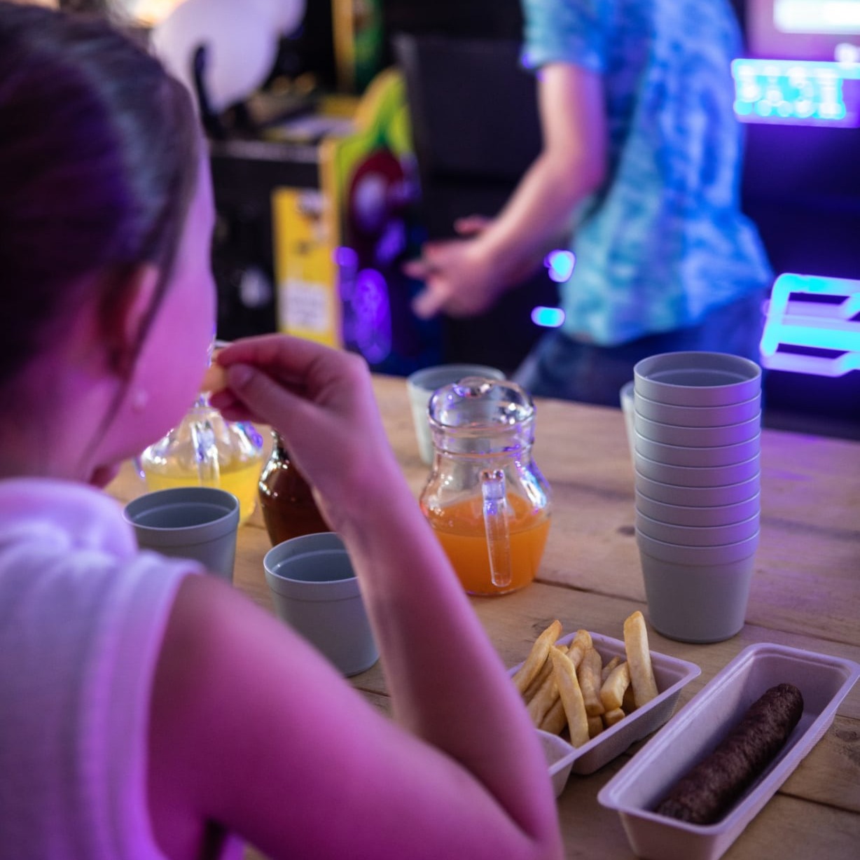 kinderen spelen eten in leusden